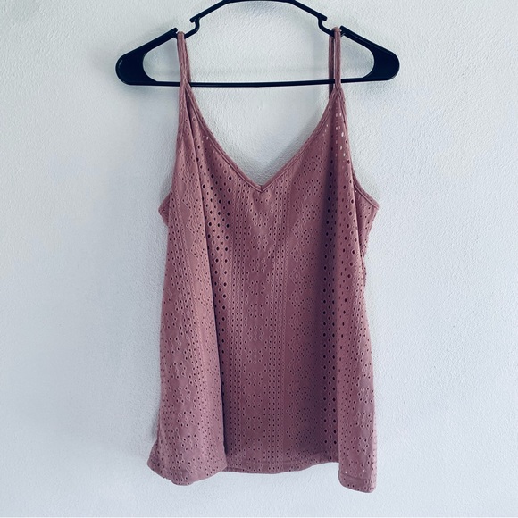 SHEIN eyelet mauve tank top - Picture 2 of 8